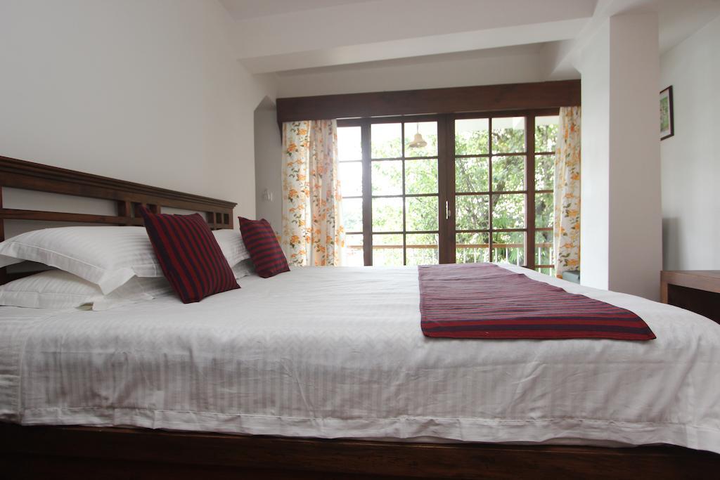 Bed and Breakfast The Pear Tree Шиллонг Номер фото